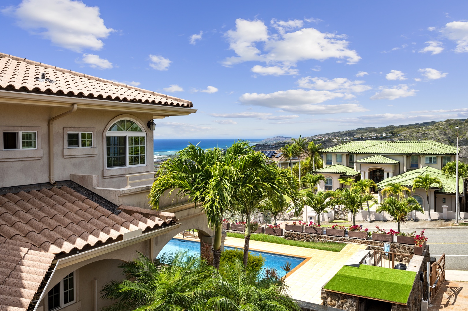 Honolulu Vacation Rentals, Lotus on a Hill* - Experience luxury with amazing views here at Lotus on a Hill