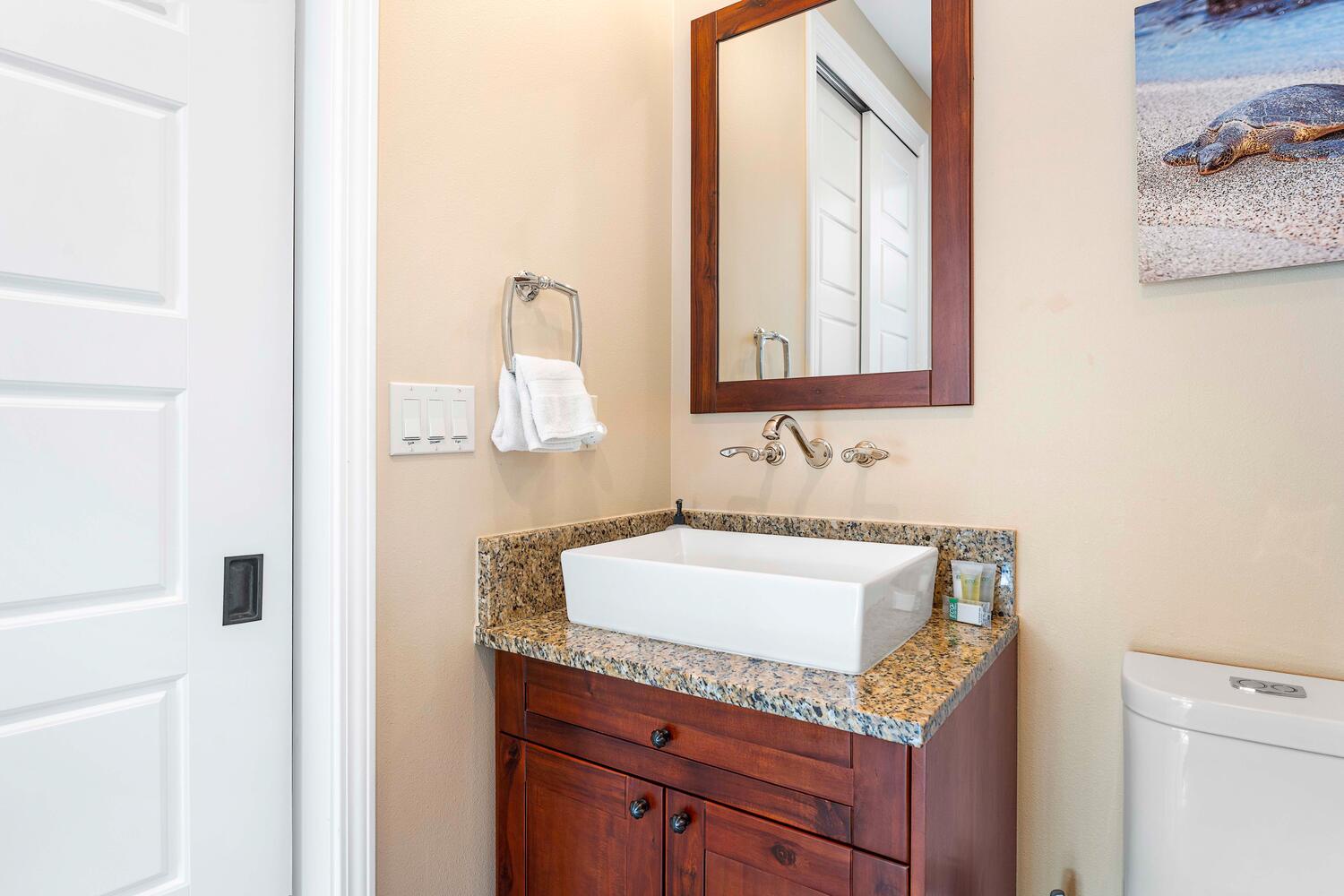 Kailua Kona Vacation Rentals, Holua Kai #32 - Powder room.