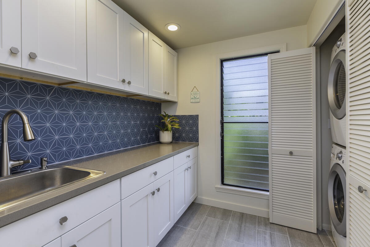 Princeville Vacation Rentals, Hale Kalani - Laundry room with washer and dryer for your convenience