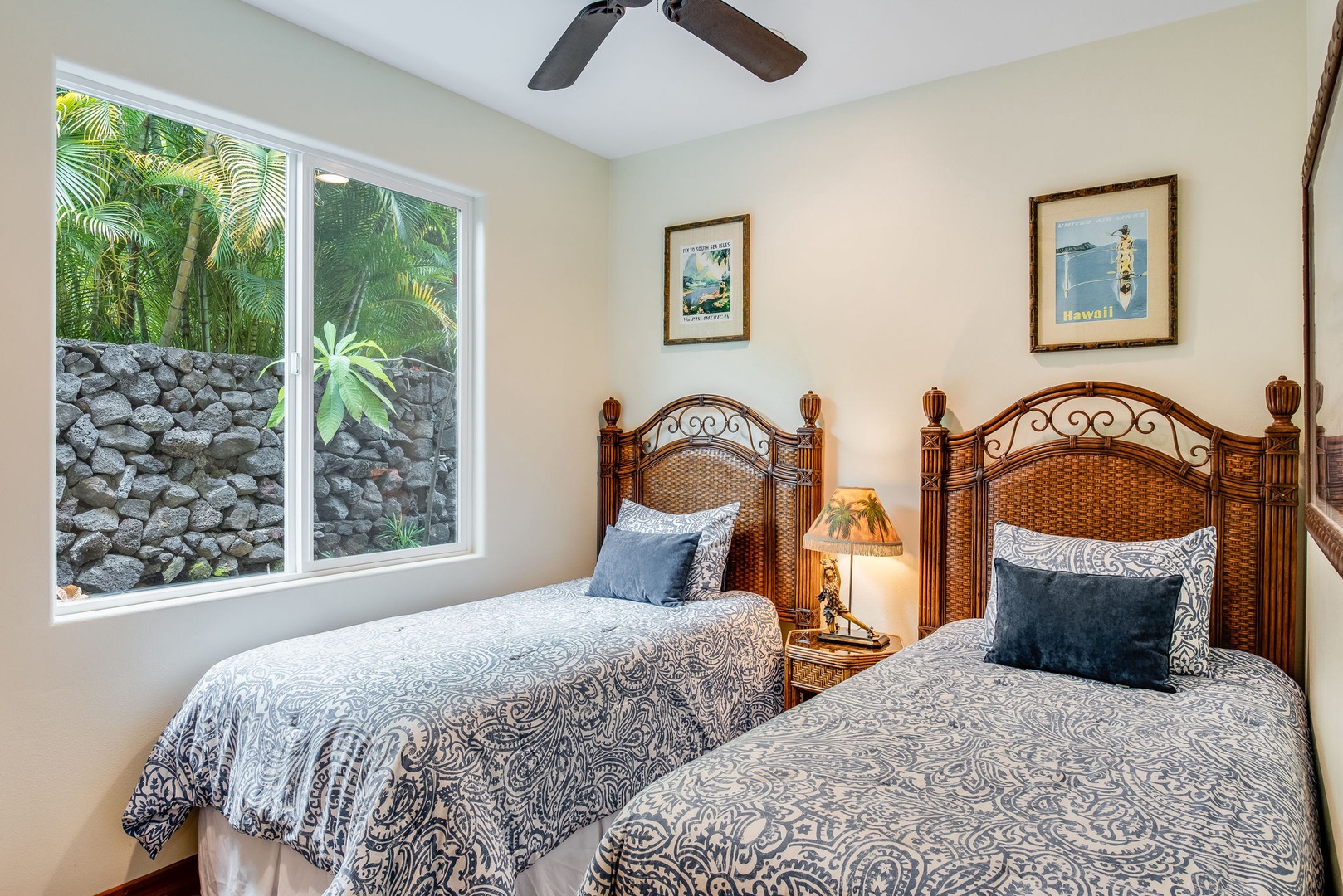 Kailua Kona Vacation Rentals, Kona Beach Bungalows** - Rest easy in Honu's twin beds, promising serene dreams and morning rejuvenation.