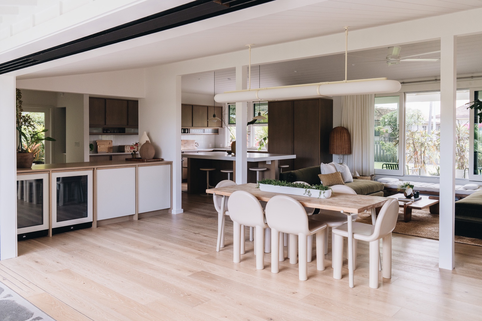 Honolulu Vacation Rentals, Surfside Bungalow** - Bright, open, and thoughtfully designed, this dining area becomes a gathering space for shared meals and conversations while lounging, and cooking together with ease.