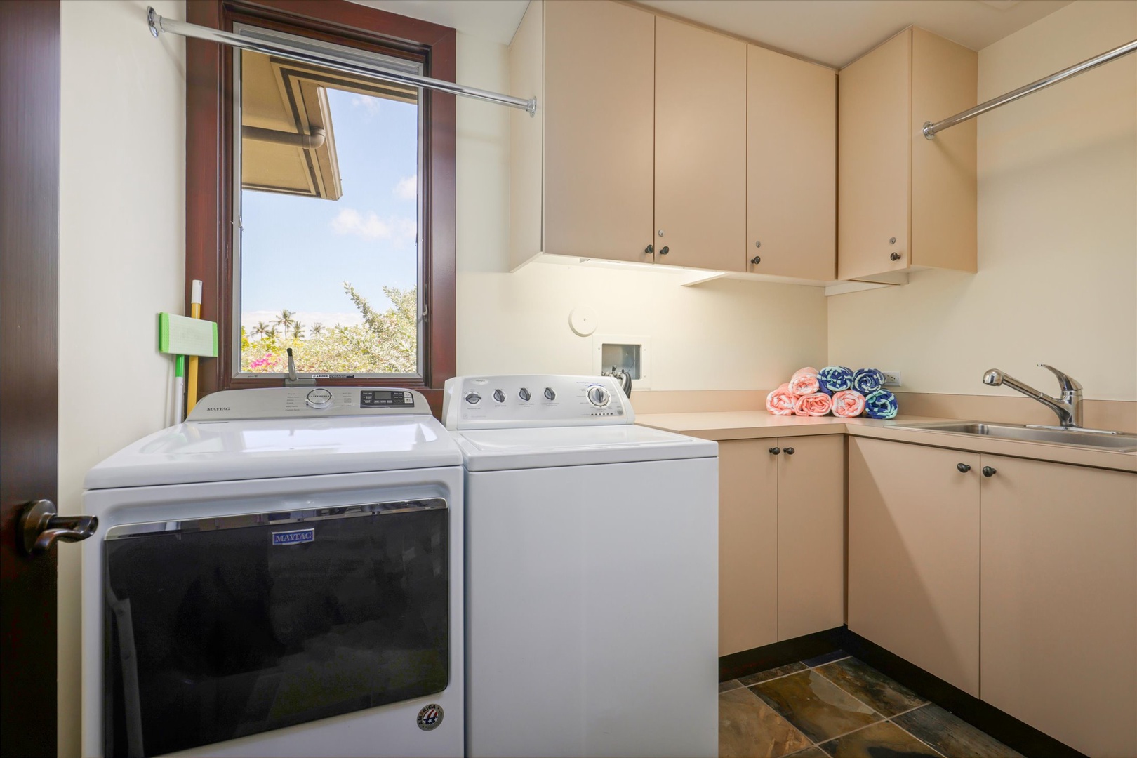Kailua Kona Vacation Rentals, Wai'ulu Villa 115D - In-unit laundry with washer, dryer, and folding station—perfect for extended stays and family convenience.