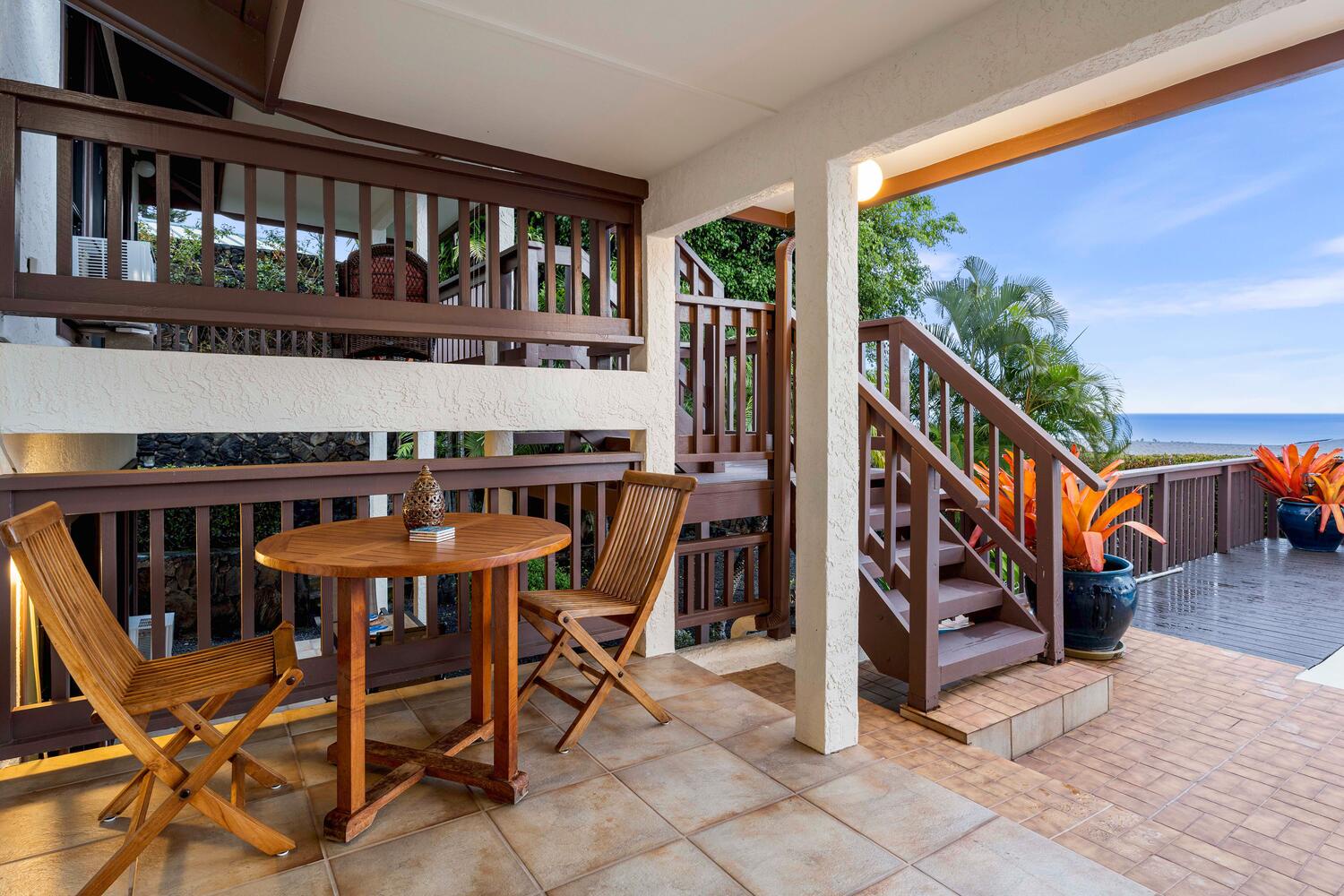 Kailua Kona Vacation Rentals, Kona Dreams - Plenty of places to catch up and Gather.