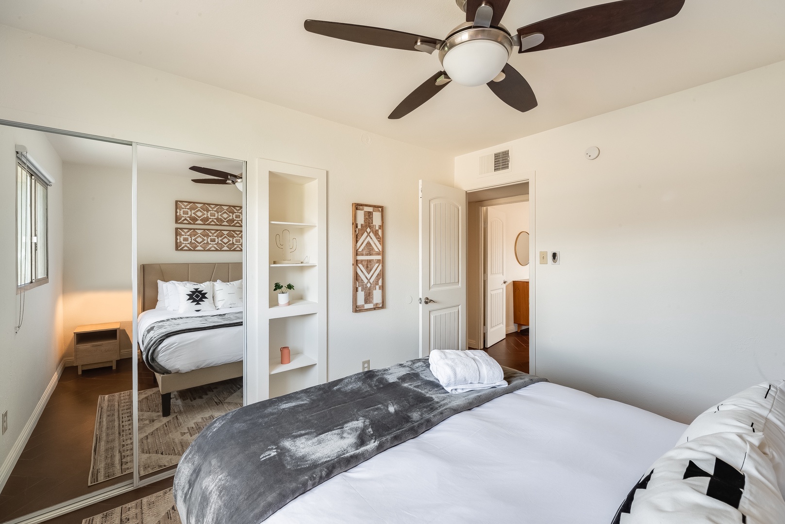 Phoenix Vacation Rentals, Desert Oasis - Ensuite bath in guest bedroom 3 as well