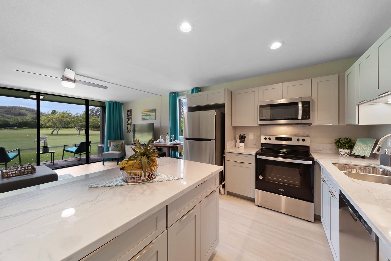 Kahuku Vacation Rentals, Turtle Bay's Kuilima Estates West #104 - Beautifully and brightly remodeled kitchen