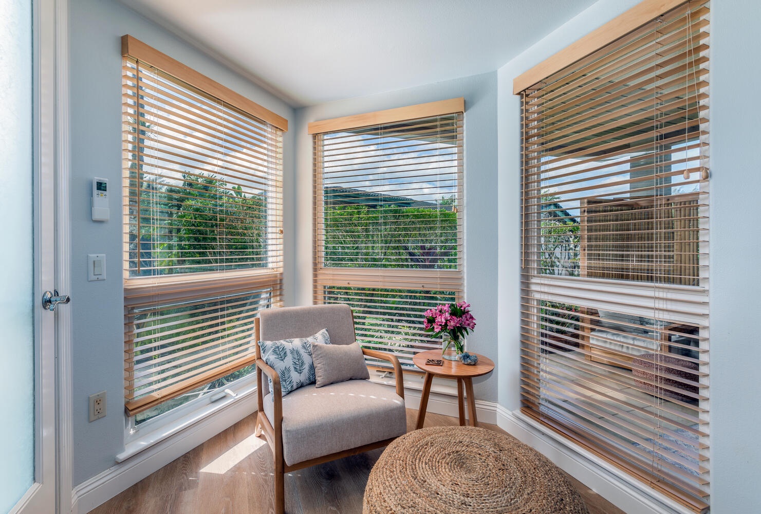 Princeville Vacation Rentals, Sea Glass - The chic reading nook is the favorite of the bookworm of the family.