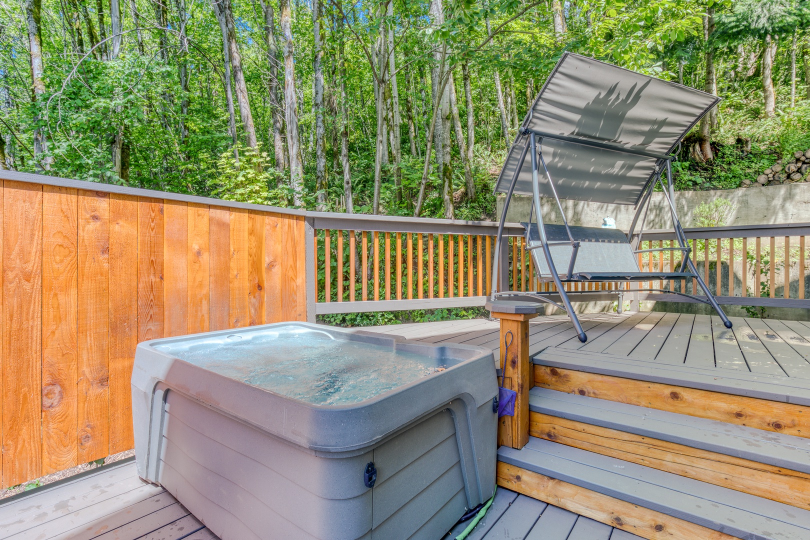 Clackamas Vacation Rentals, Duck Crossing - The hot tub has space for 2