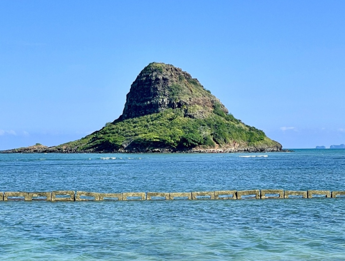Kaaawa Vacation Rentals, Kualoa Ohia - Chinaman's Hat another nearby activity