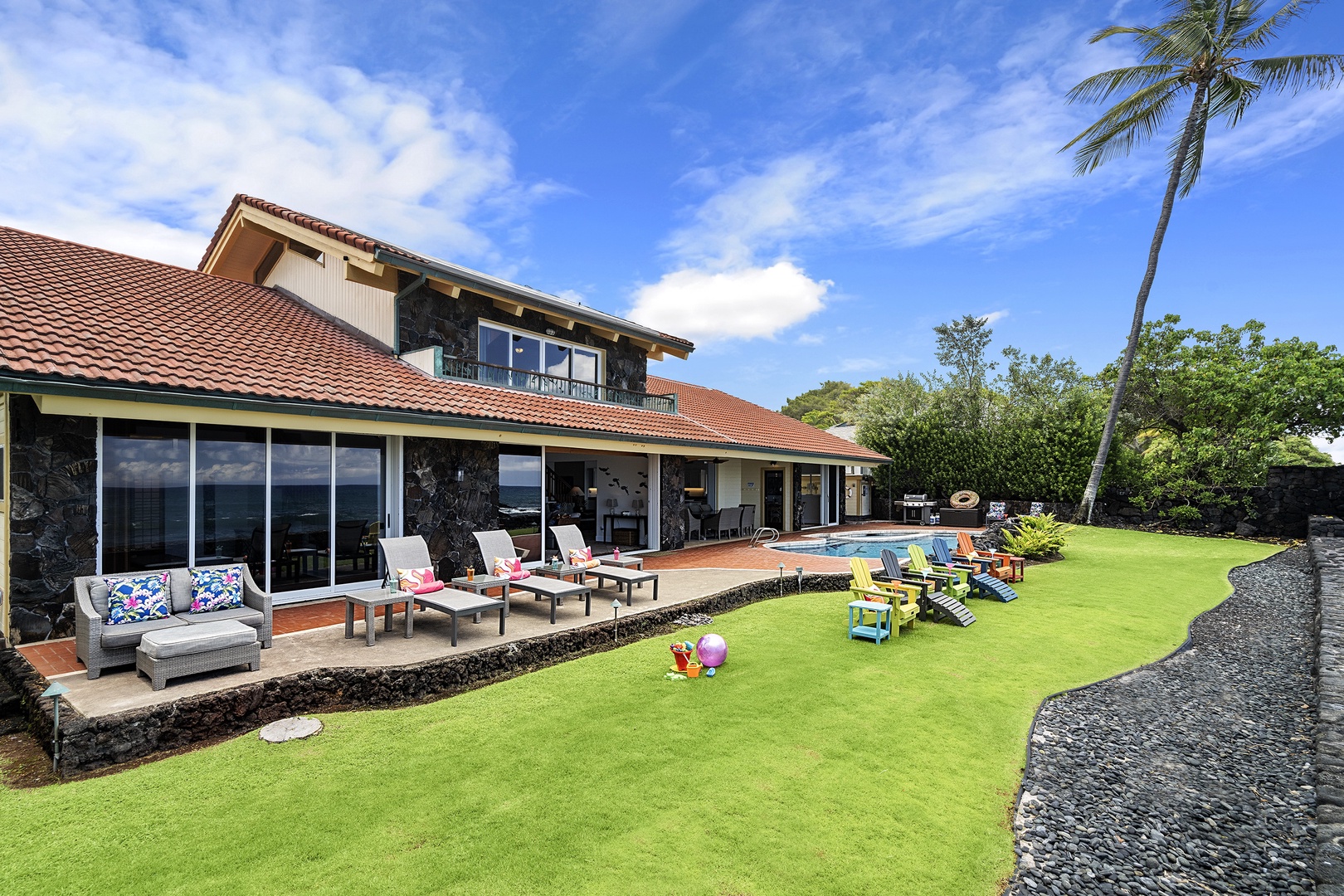 Kailua Kona Vacation Rentals, Hale Pua - Hale Pua back yard / Ocean side