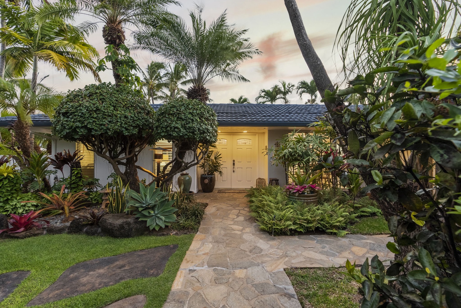 Kailua Vacation Rentals, Hale Aloha - Welcome home! Your entryway for an unforgettable vacation.