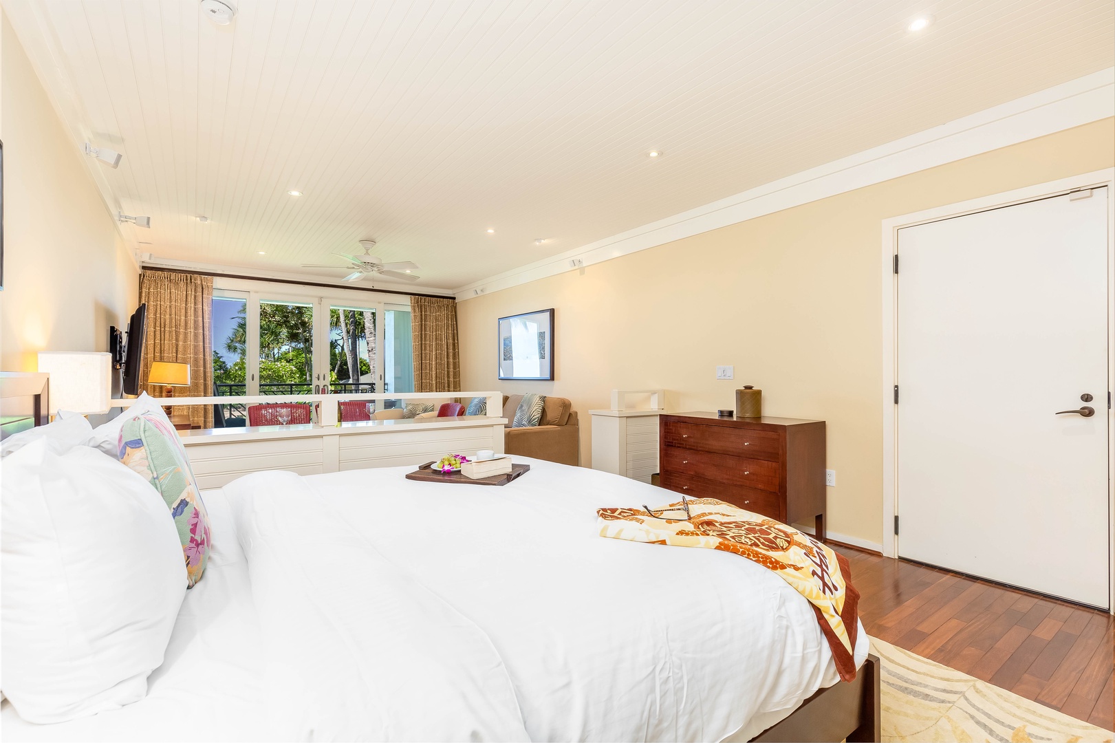 Kahuku Vacation Rentals, Turtle Bay Villas 205 - King size bed