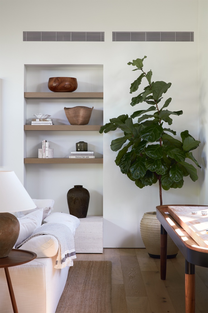 Honolulu Vacation Rentals, Diamond Head Hillside Estate** - Find a quiet corner to enjoy your morning coffee, catch up on a favorite book, or simply take in the peaceful garden surroundings.