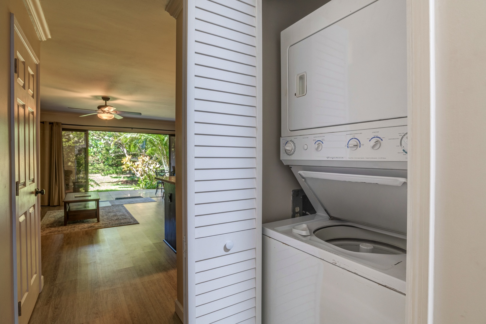 Kihei Vacation Rentals, Koa Resort 1B - Convenient in-unit washer and dryer to keep your beachwear fresh all stay long.