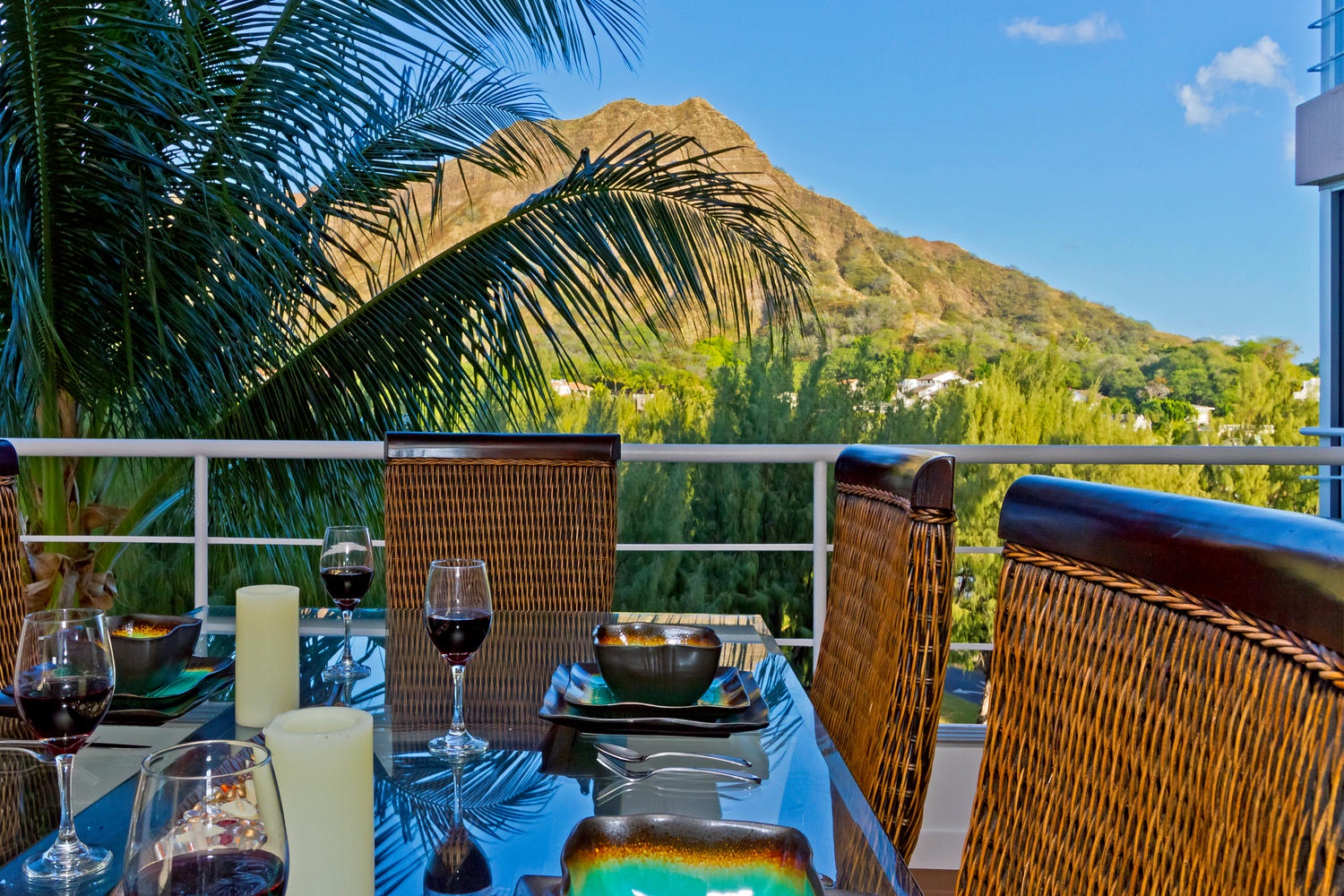 Honolulu Vacation Rentals, Executive Gold Coast Oceanfront Suite - Exquisite Diamond Head views with floor-to-ceiling windows, for an indoor/outdoor living experience.