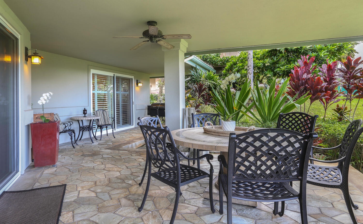 Princeville Vacation Rentals, Hale Moana - Enjoy your morning coffee or dinner al fresco on the covered lanai
