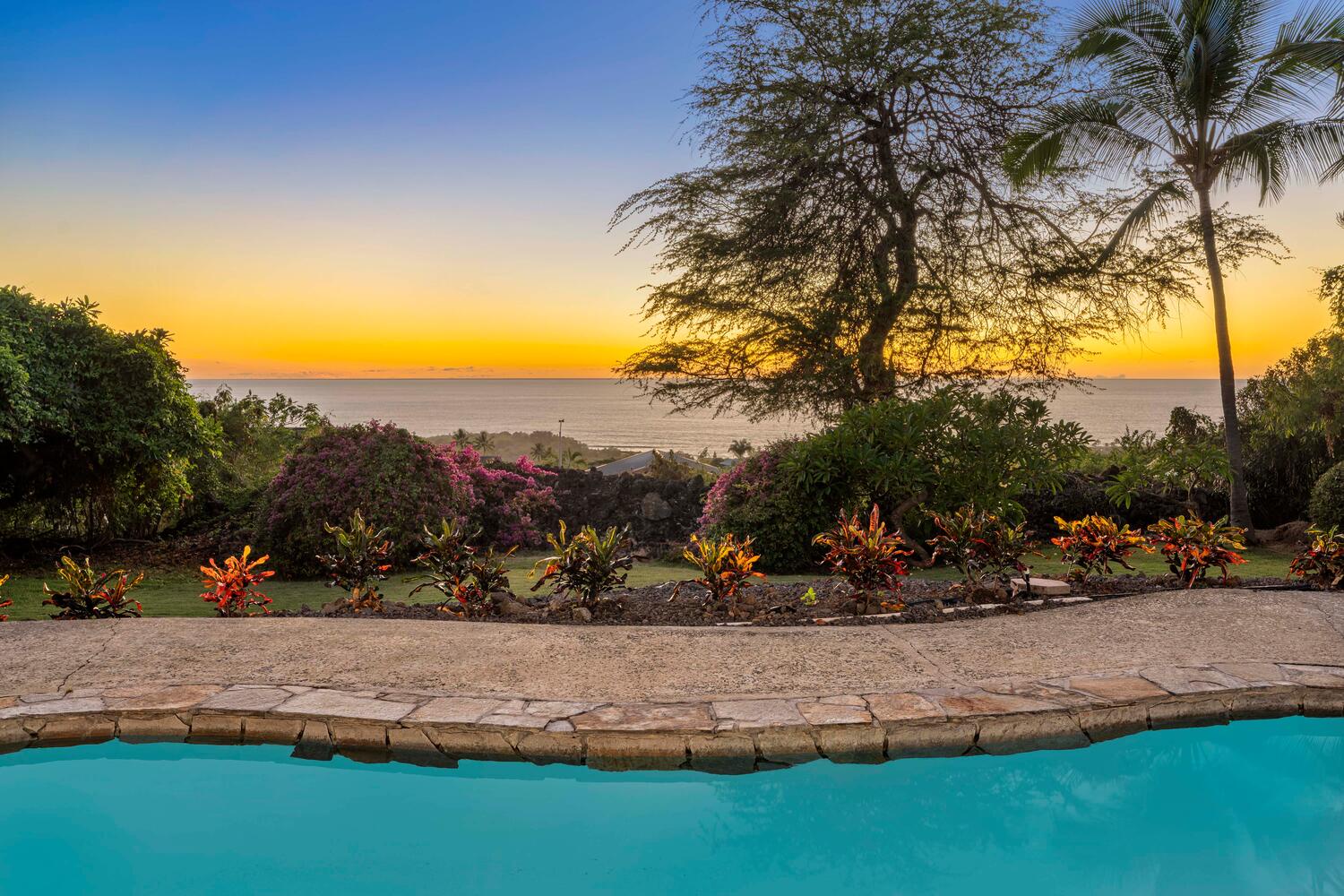 Kailua Kona Vacation Rentals, Ho'okipa Hale - Peaceful twilight over the 2-ft wading pool—perfect for evening dips and reflection.