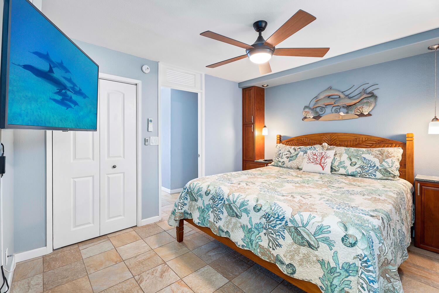 Kailua Kona Vacation Rentals, Kona Alii 403 - A bright and airy primary bedroom for a restful sleep.