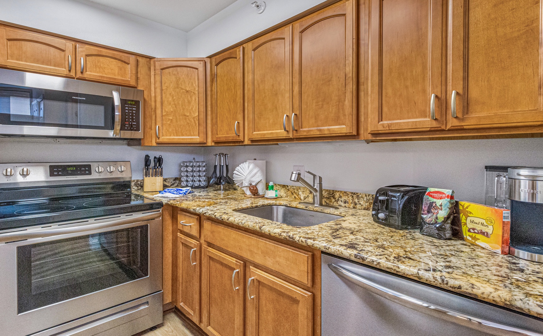 Lahaina Vacation Rentals, Royal Kahana 213 - Fully equipped kitchen with modern appliances and plenty of counter space, perfect for preparing meals during your stay.