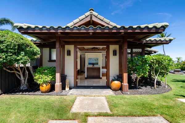 Kamuela Vacation Rentals, Canoe House & Beach Walker at Champion Ridge - A warm welcome awaits you at this inviting entrance.