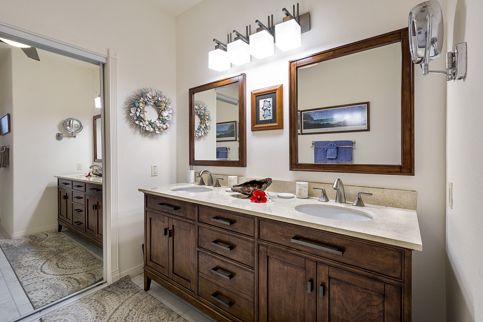 Kailua Kona Vacation Rentals, Maile Hale - Primary bathroom with dual vanities