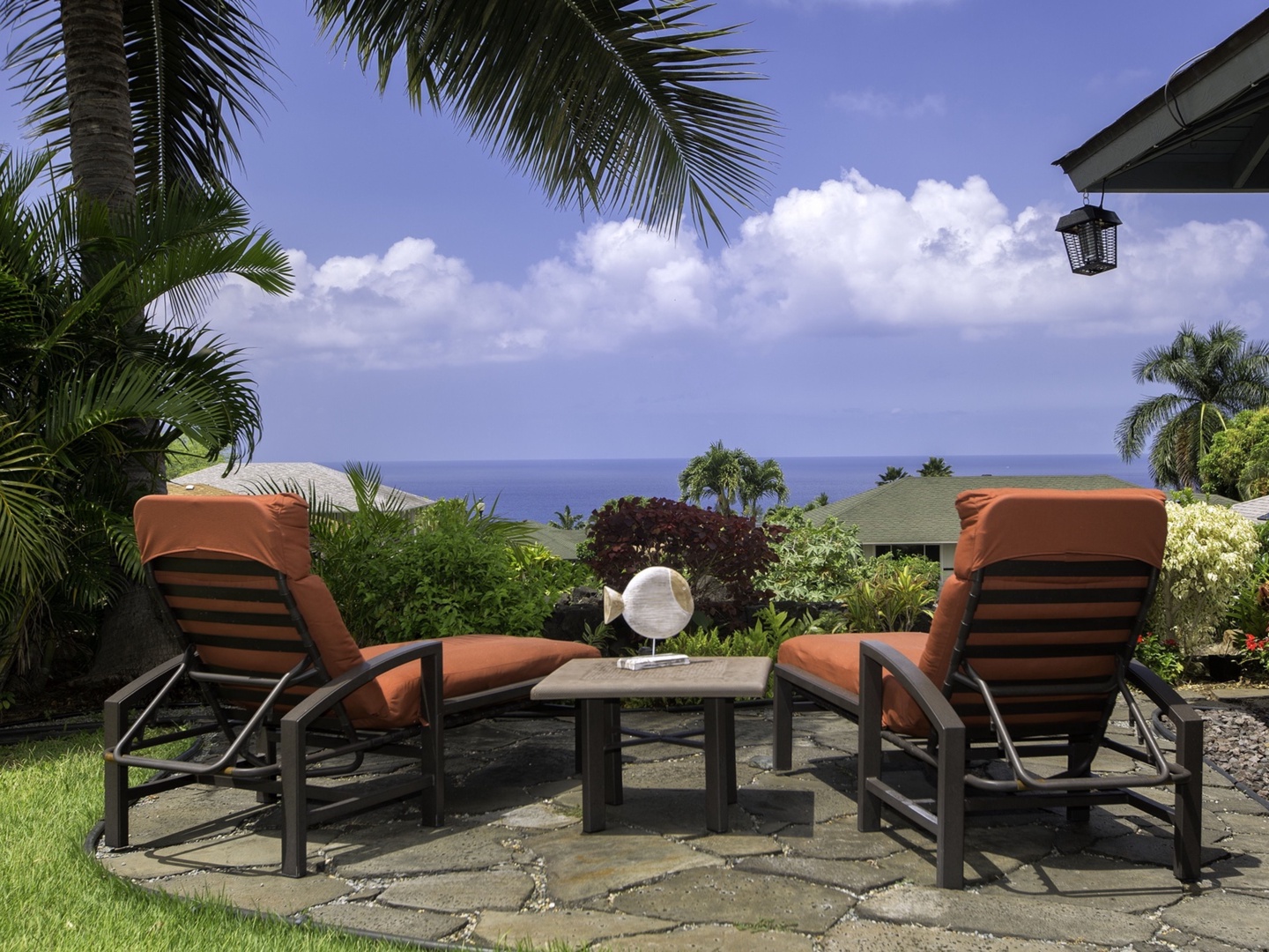 Kailua Kona Vacation Rentals, Hale Alaula - Ocean View - Relax in the outdoor lounge, offering panoramic vistas and serene ambiance.