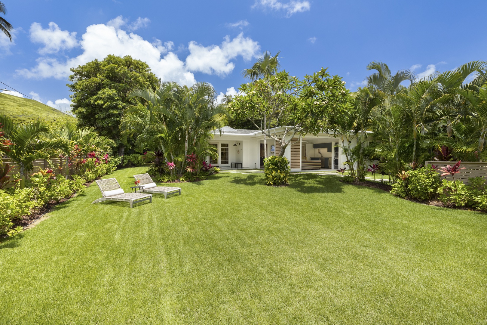 Kailua Vacation Rentals, Lanikai Hideaway - Professional natural landscaping is a tropical dream