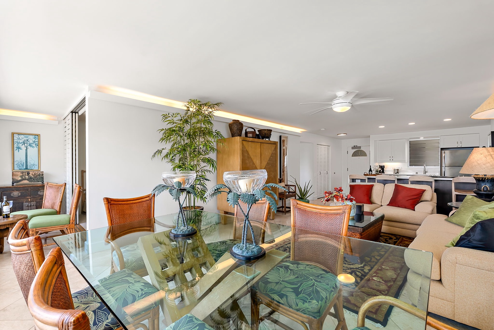 Honolulu Vacation Rentals, Colony Surf Hideaway - Gather at the glass-top dining table for meals with a view, whether it's a sunrise breakfast or a celebratory dinner after a day of island adventures.