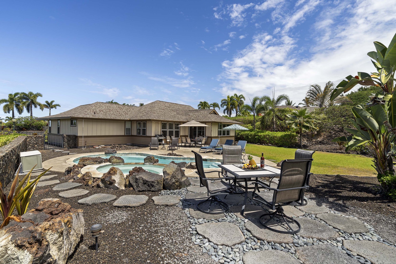 Kailua Kona Vacation Rentals, Kahakai Estates Hale - Dine by the pool