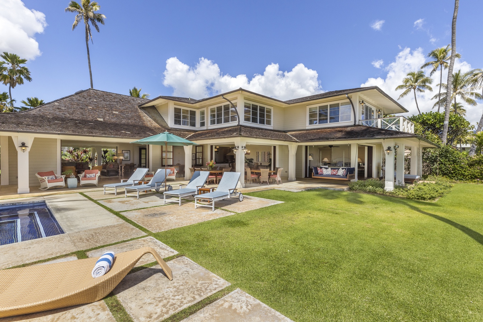 Honolulu Vacation Rentals, Kahala Beachside Estate - Enjoy complete privacy in a fully gated property