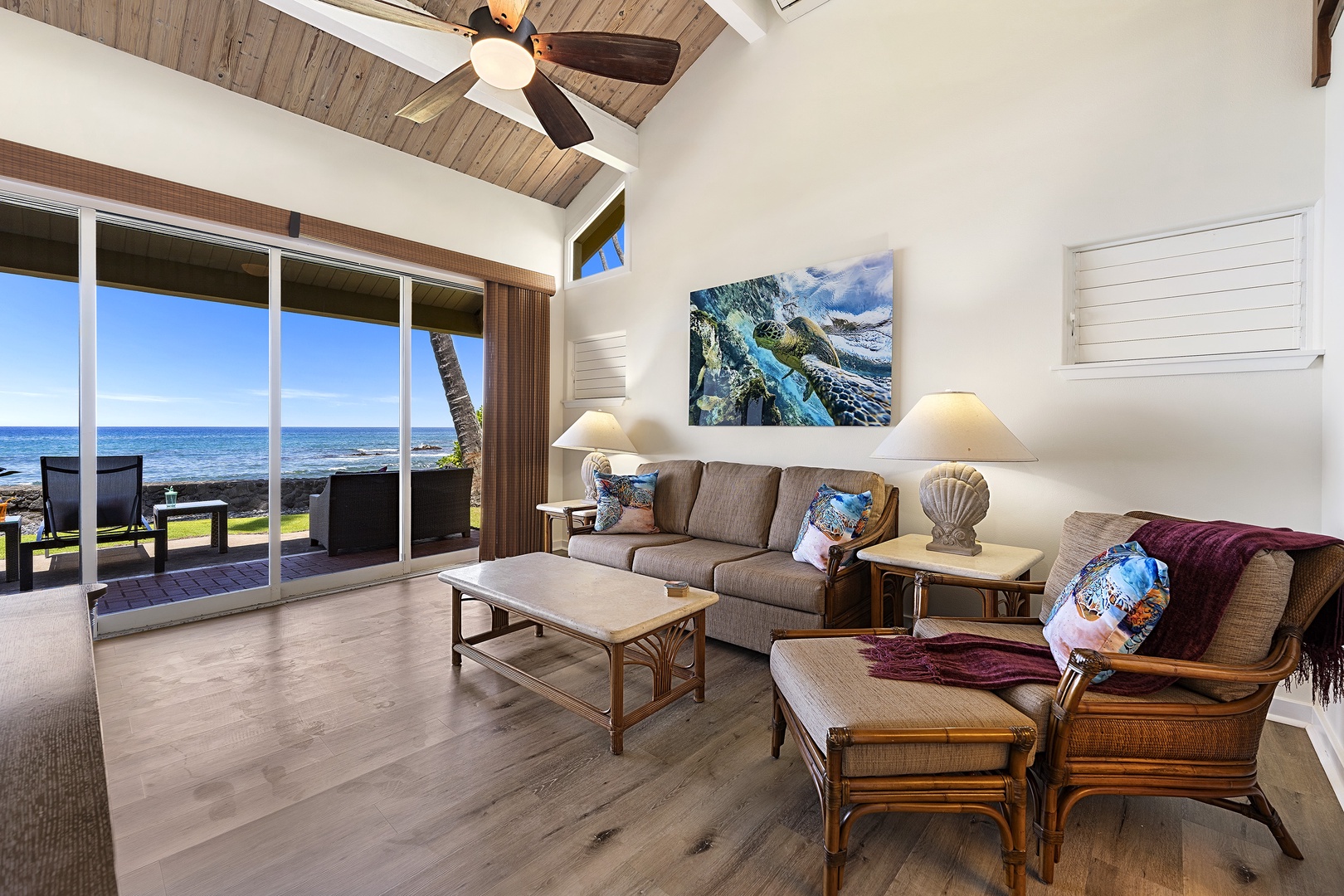 Kailua Kona Vacation Rentals, Hale Pua - Ohana Suite downstairs with Lanai access, Queen sleeper sofa, and TV