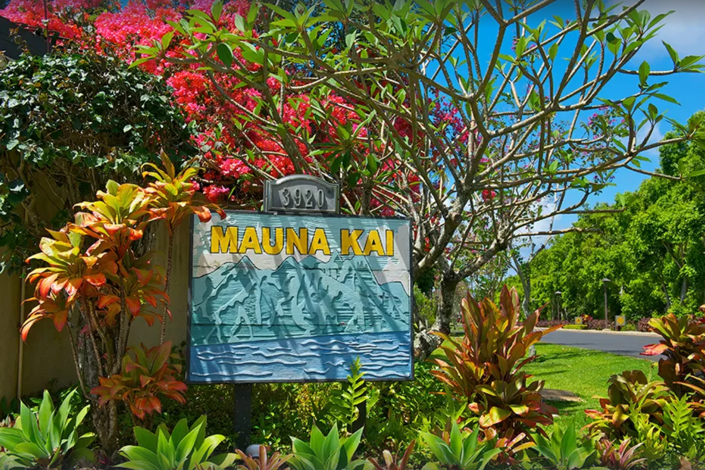 Princeville Vacation Rentals, Mauna Kai 11 - Mauna Kai entrance
