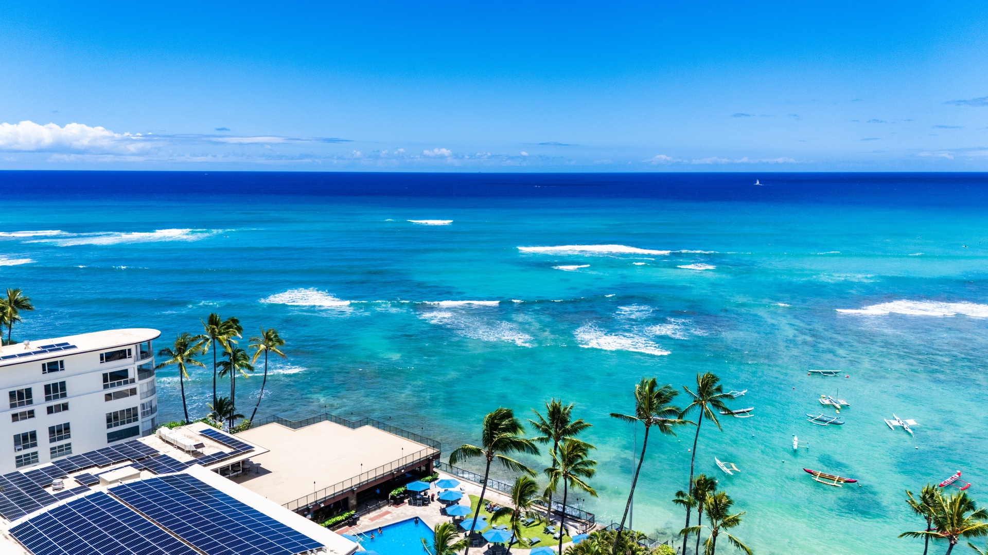 Honolulu Vacation Rentals, Kaimana Shores Getaway - Endless shades of blue surround Honolulu's Gold Coast, creating unforgettable ocean views throughout your stay.