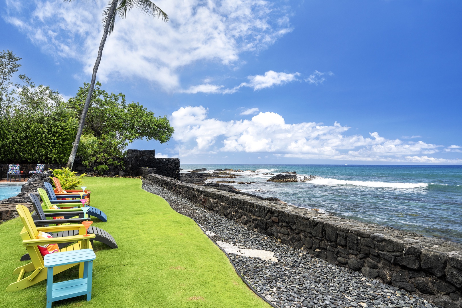 Kailua Kona Vacation Rentals, Hale Pua - Lush yard offers a great place for activities!