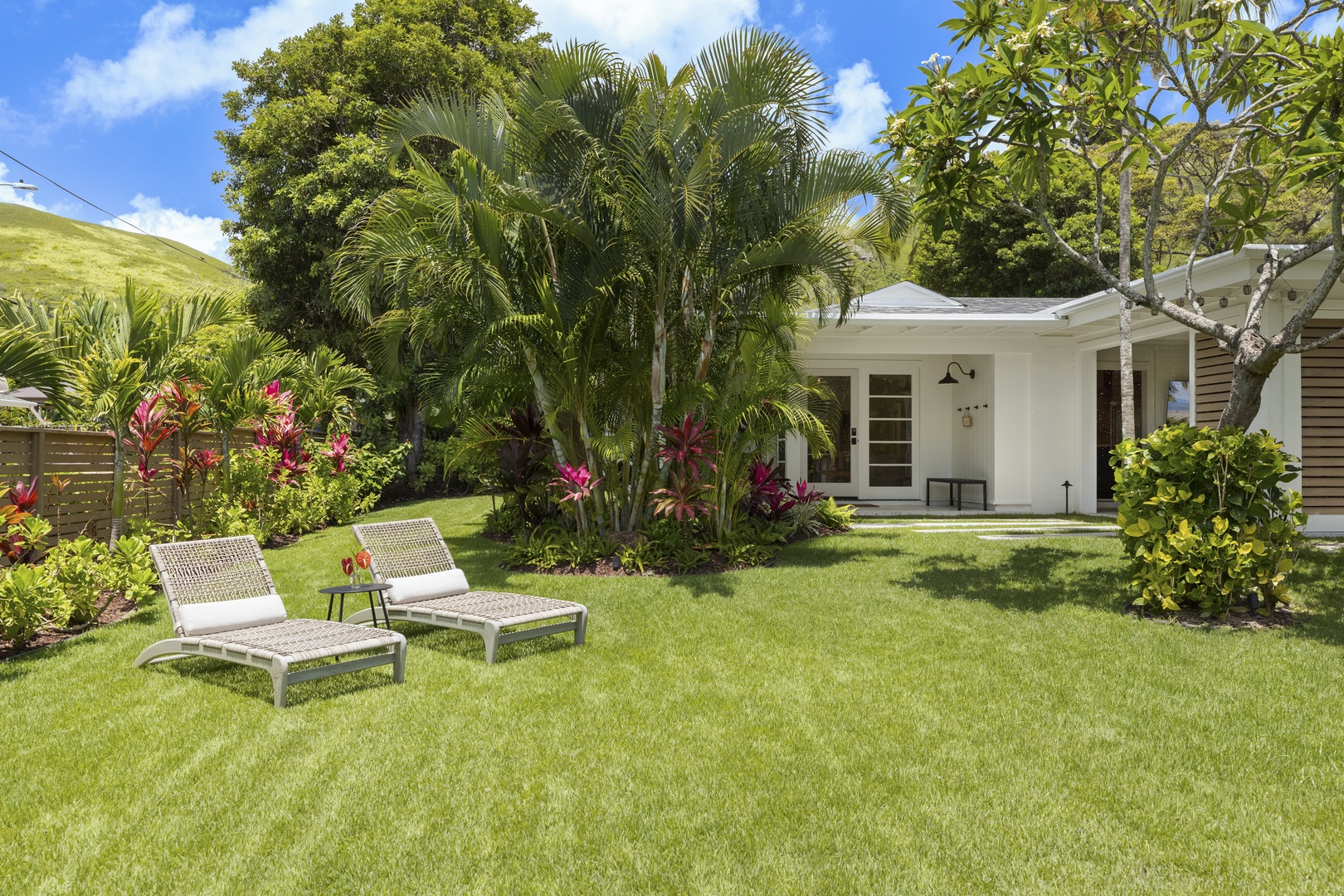 Kailua Vacation Rentals, Lanikai Hideaway - Private and professionally landscaped yard