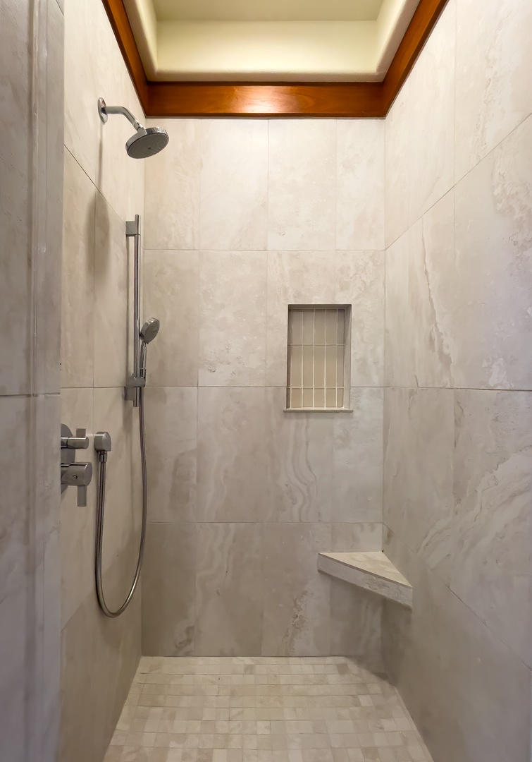 Kamuela Vacation Rentals, Champion Ridge Oasis - Guest Suite 2  enclosed shower view with elegant tilework and premium fixtures.