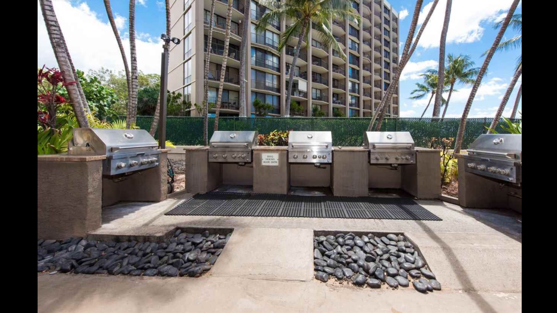 Lahaina Vacation Rentals, Royal Kahana 610 - Fire up the grill and enjoy a barbecue with friends and family in the outdoor grilling area.