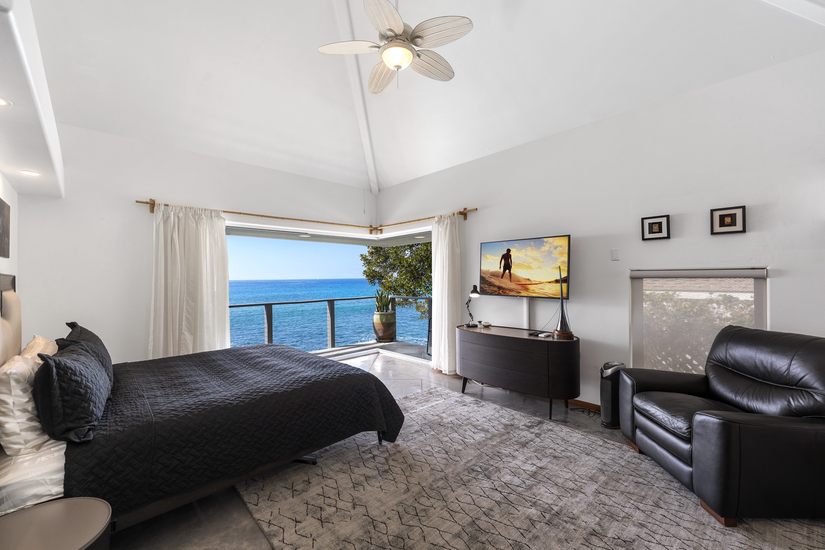 Kailua-Kona Vacation Rentals, Hale Kope Kai - Corner pocket door bringing the view to you!