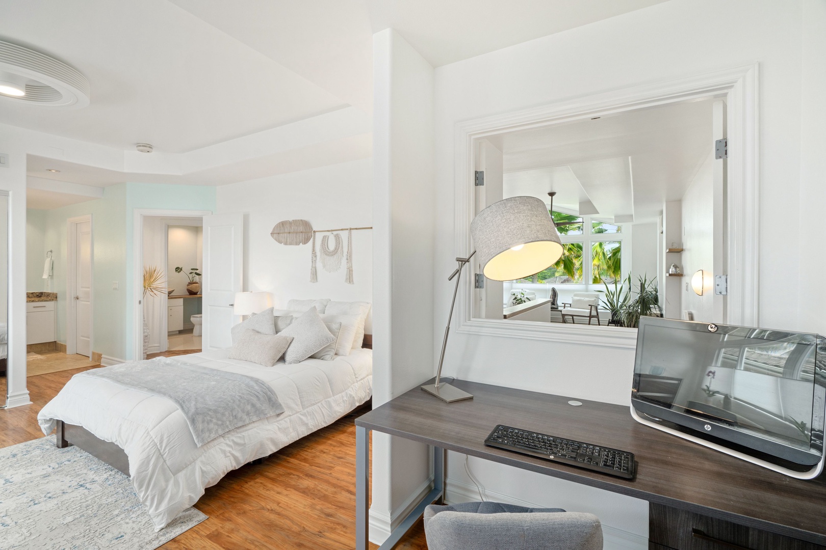 Princeville Vacation Rentals, Tropical Elegance - Stay productive and connected in the convenience of the suite's well-appointed home office space.