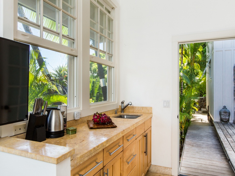 Honolulu Vacation Rentals, Seaside Hideaway* - Guest Cottage Kitchenette (rented separately)