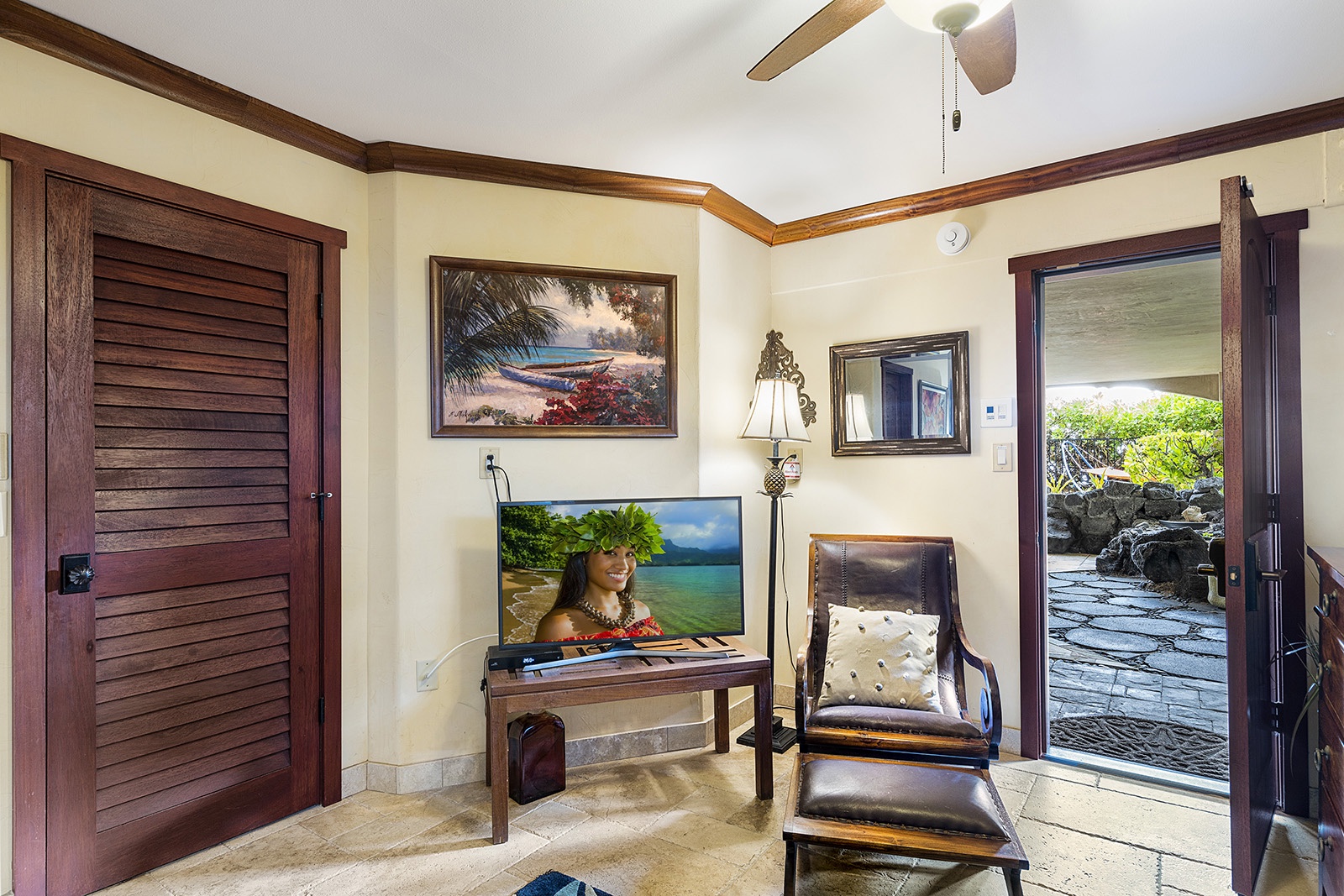 Kailua Kona Vacation Rentals, Mermaid Cove - Seating area in the ground floor bedroom