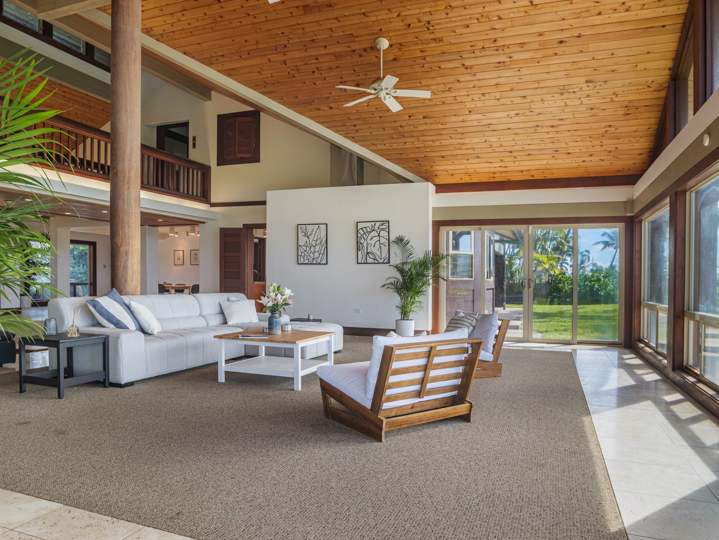 Waianae Vacation Rentals, Konishiki Beachhouse - Easy access to outdoors from the living area.