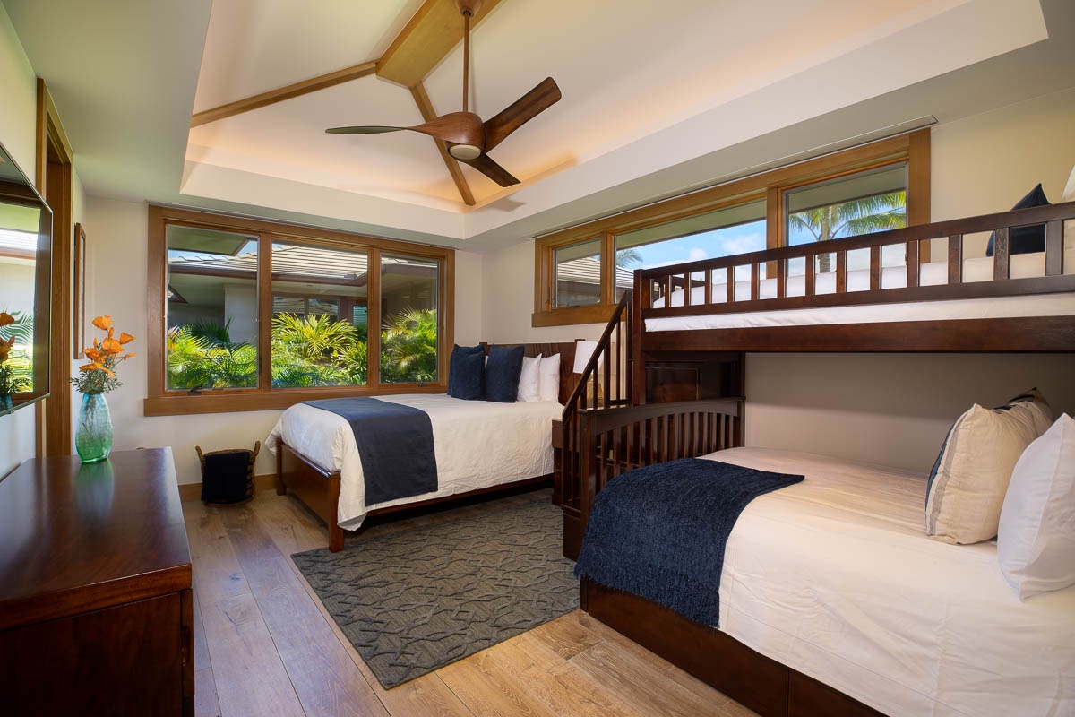 Kamuela Vacation Rentals, Laule'a at Mauna Lani Resort #5 - Fourth Bedroom with Ensuite. Perfect for a family or just the kids.