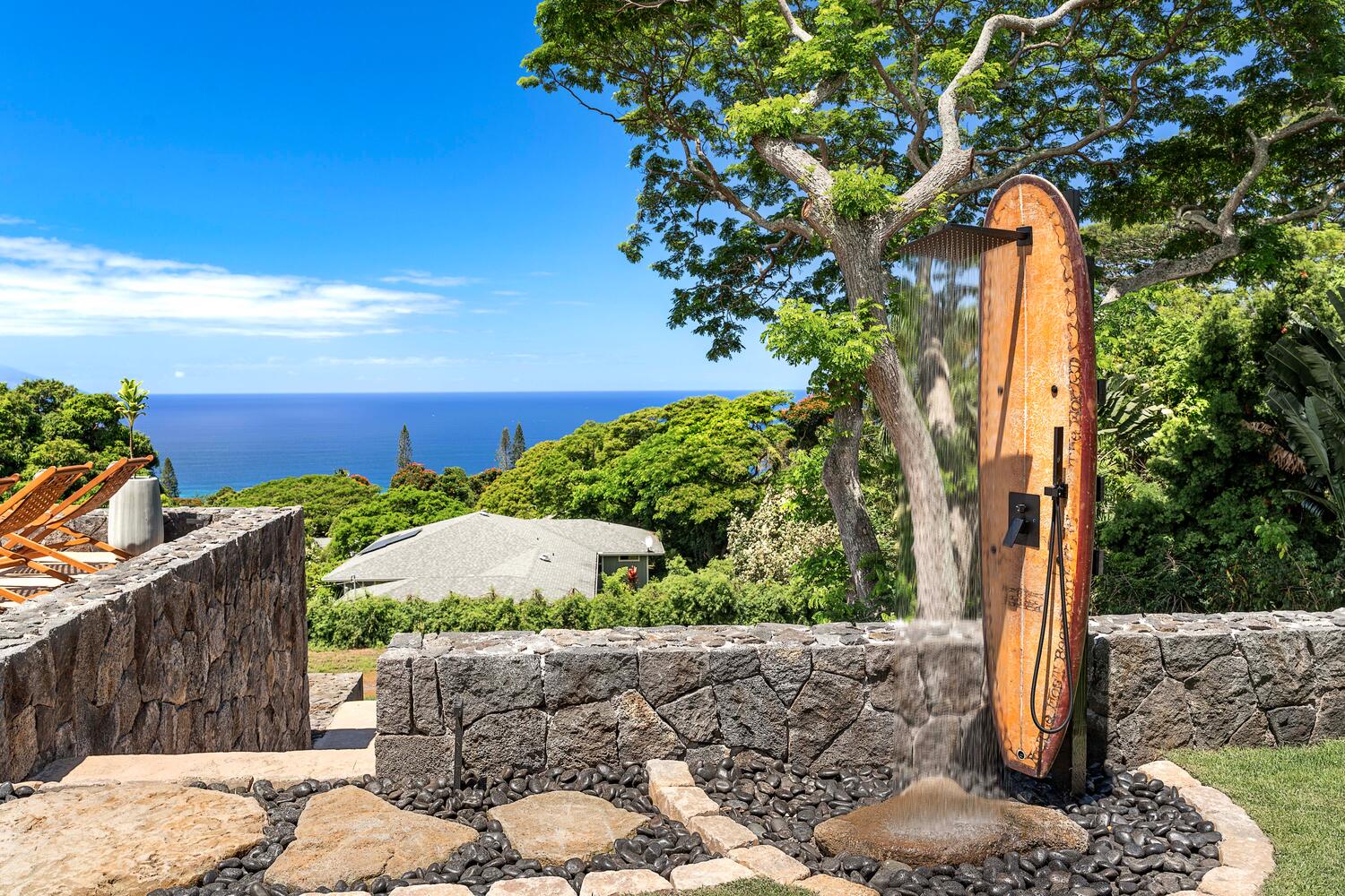 Kailua-Kona Vacation Rentals, Hale Joli - Outdoor shower with a view of the beautiful ocean.