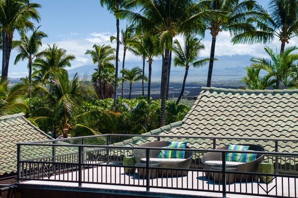 Kamuela Vacation Rentals, Canoe House & Beach Walker at Champion Ridge - Unwind on the rooftop sun beds with sweeping views of the mountains and tropical surroundings.