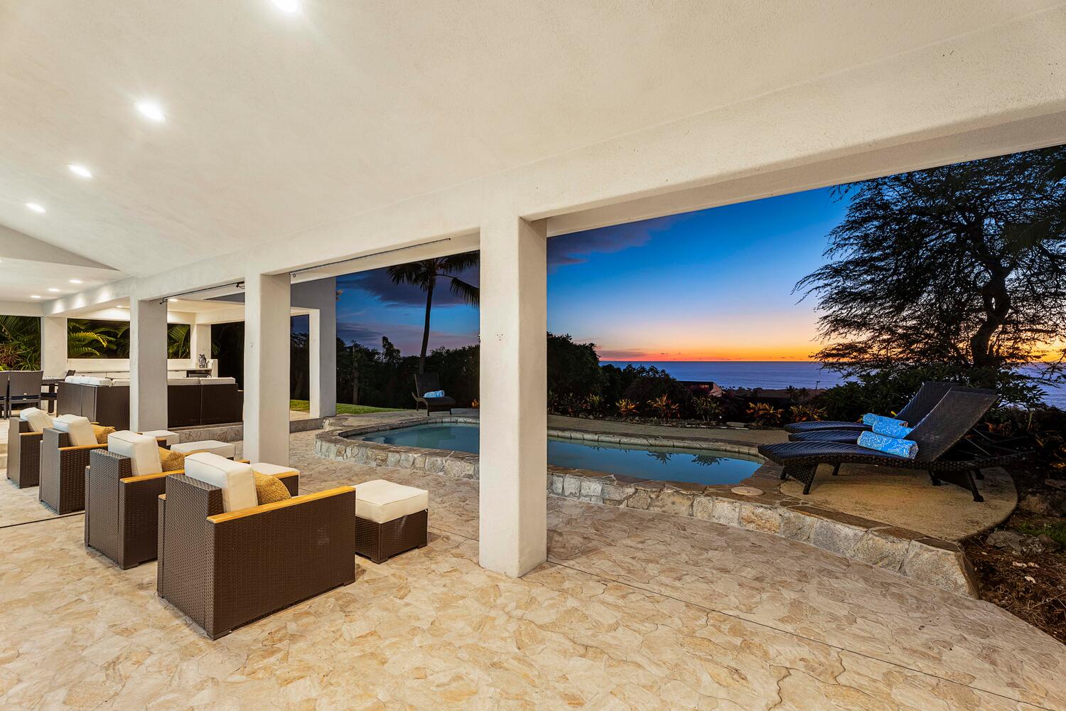 Kailua Kona Vacation Rentals, Ho'okipa Hale - Panoramic backyard with ocean views—where every glance feels like a postcard.