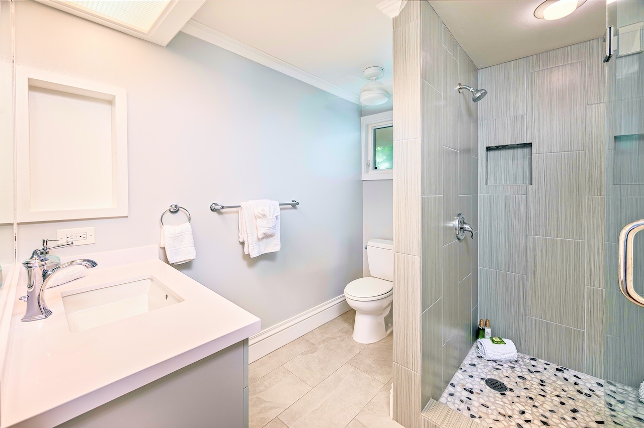 Kailua Vacation Rentals, Lanikai Seashore - Guest full bath with walk-in shower