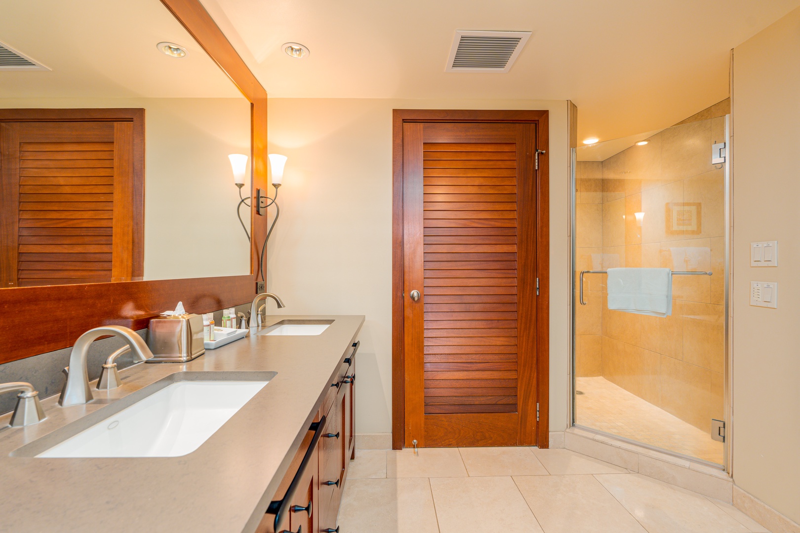 Kapolei Vacation Rentals, Ko Olina Beach Villas O904 - The primary guest bathroom walk-in shower.