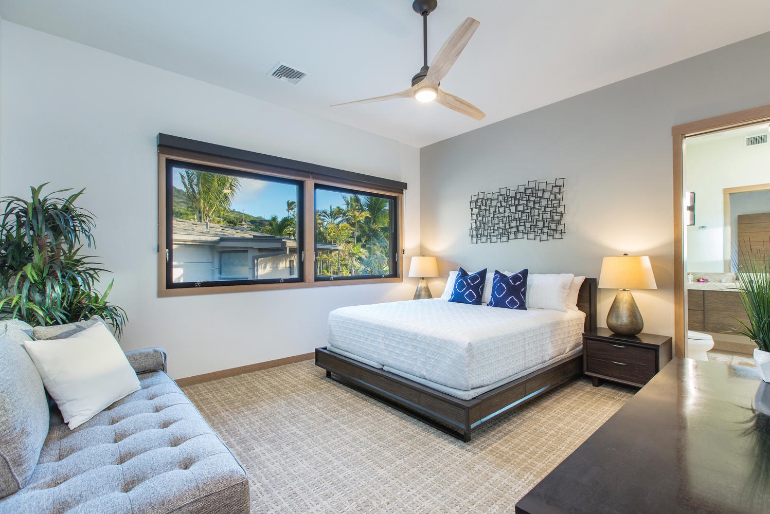 Honolulu Vacation Rentals, Ocean House 4 Bedroom - Upstairs bedroom suite