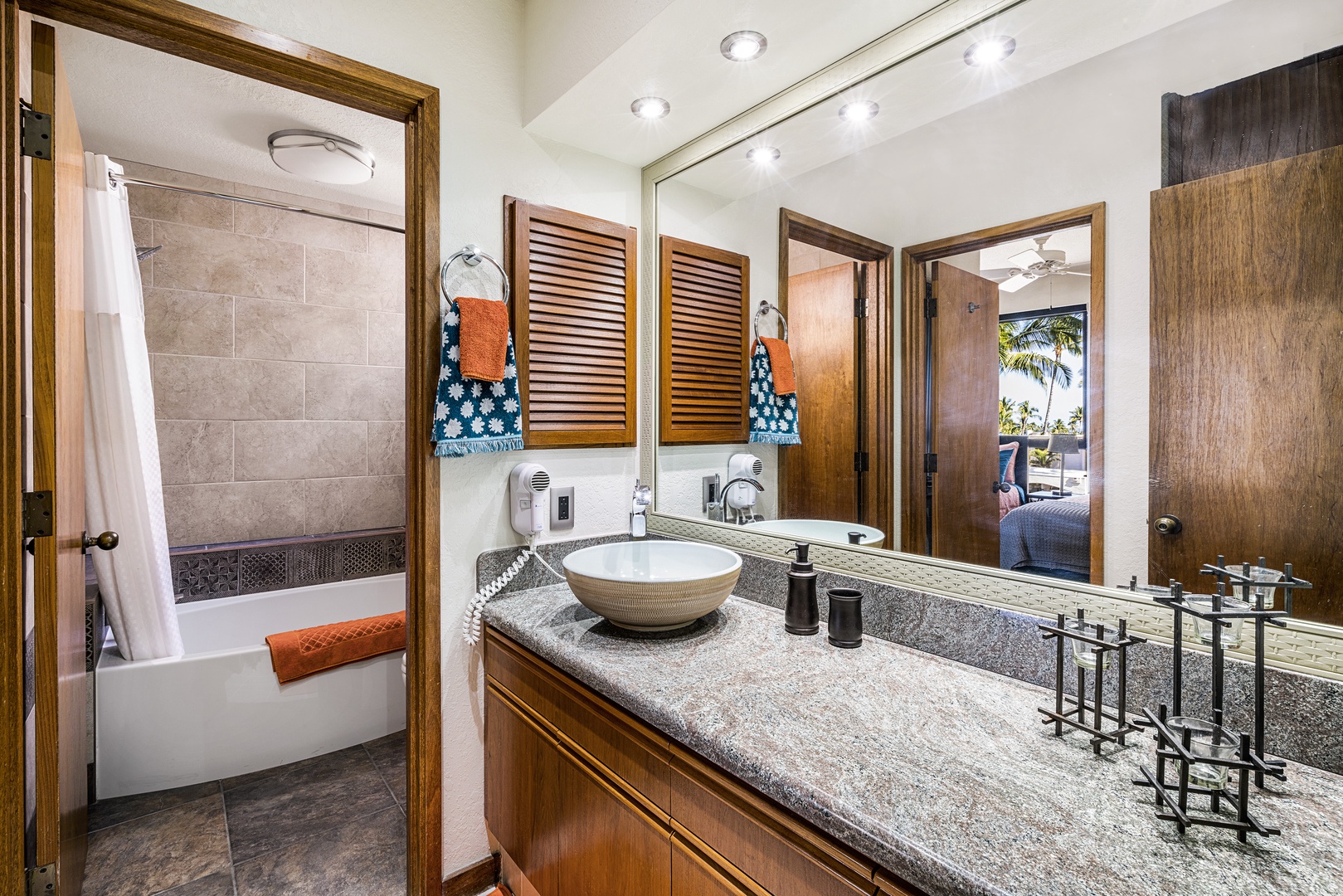 Waikoloa Vacation Rentals, Shores at Waikoloa Beach Resort 332 - Guest bathroom easily accessible from Guest bedroom