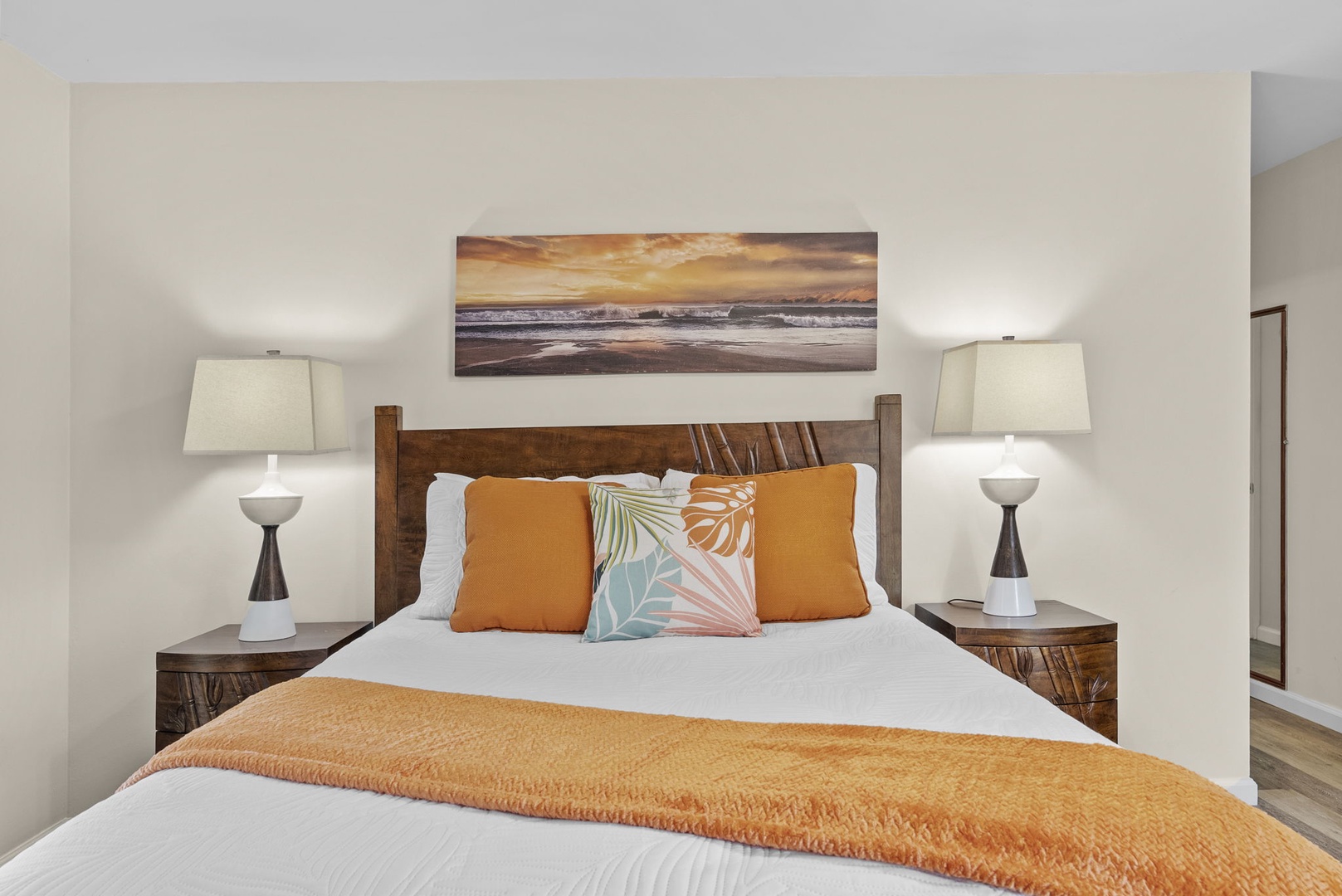 Kailua Vacation Rentals, Hale Aloha - Plush queen bed clothed in fine linens.